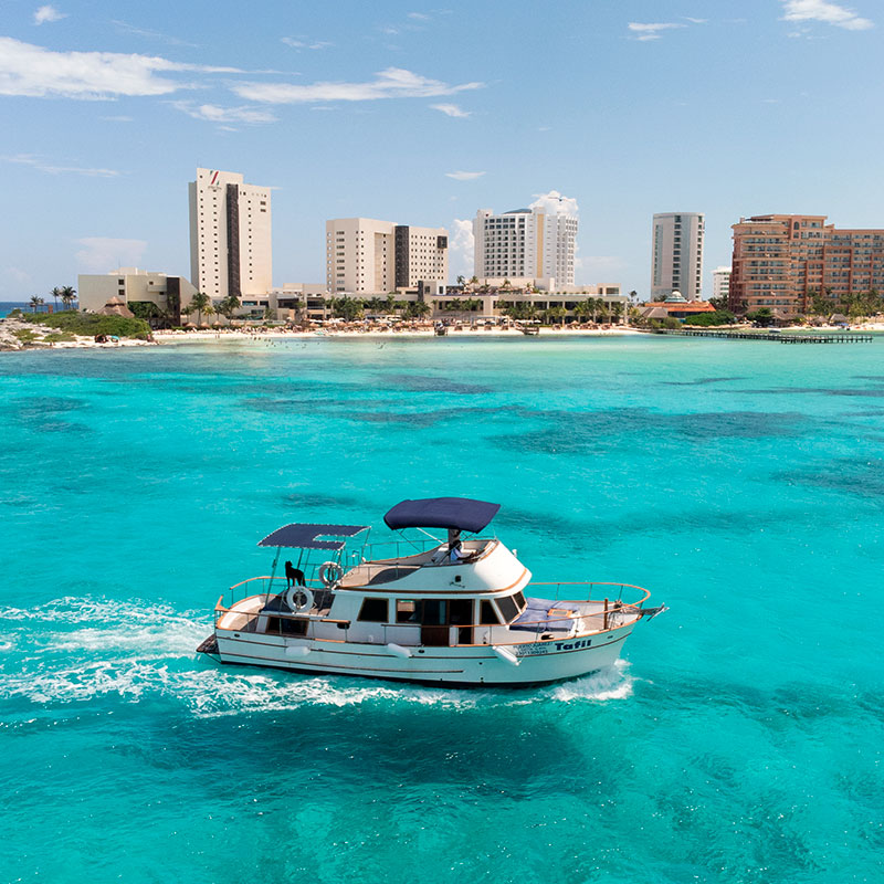 boat cruise to cancun